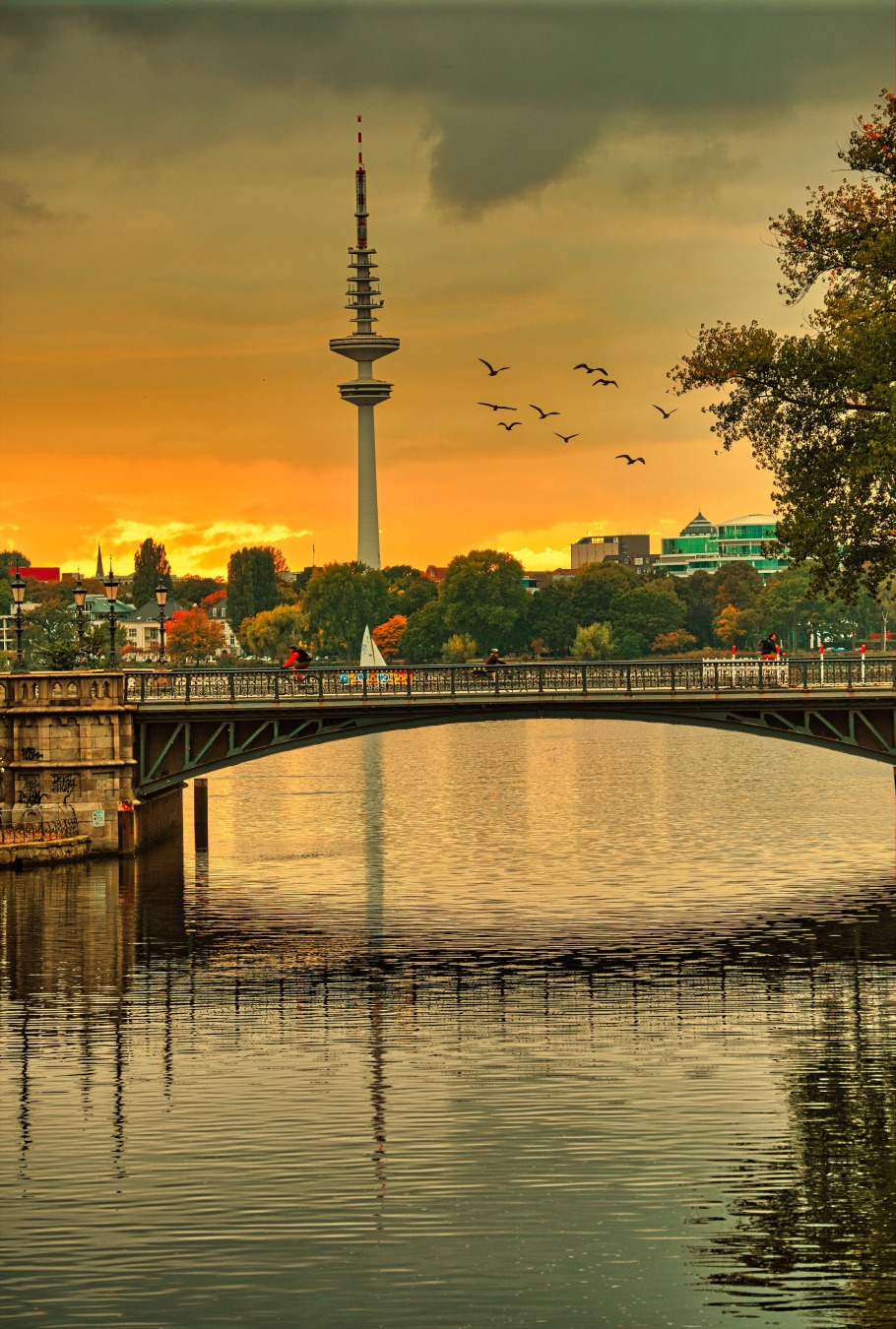 Alster Fernsehturm Brucke